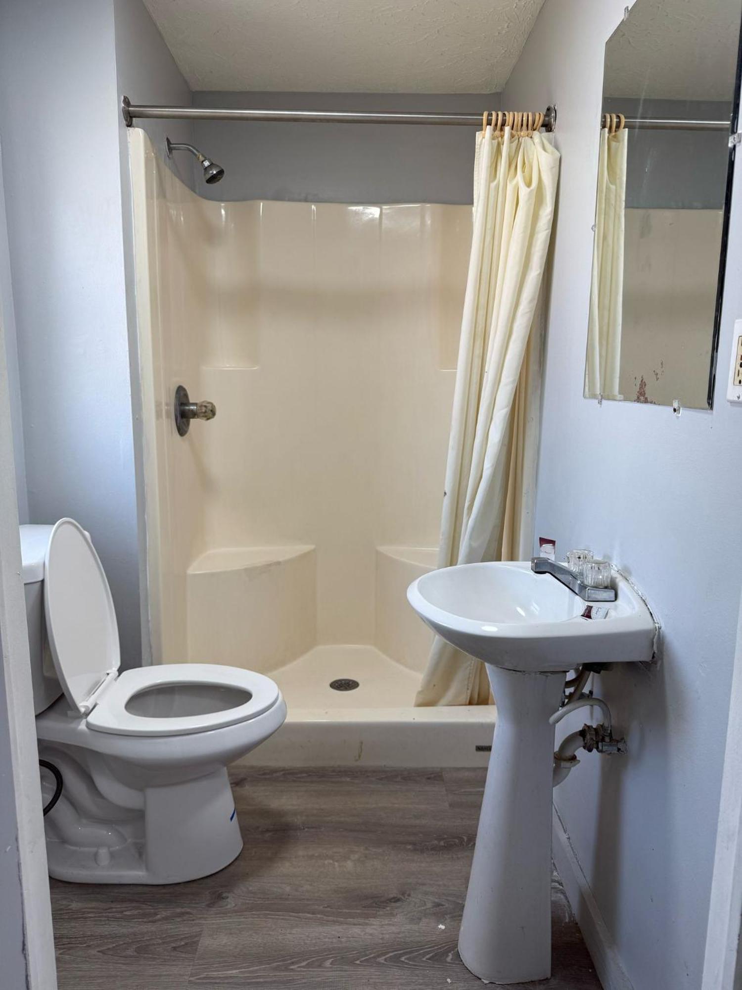Blisspoint Inn Fka Motel 6T7 إنديانابوليس المظهر الخارجي الصورة